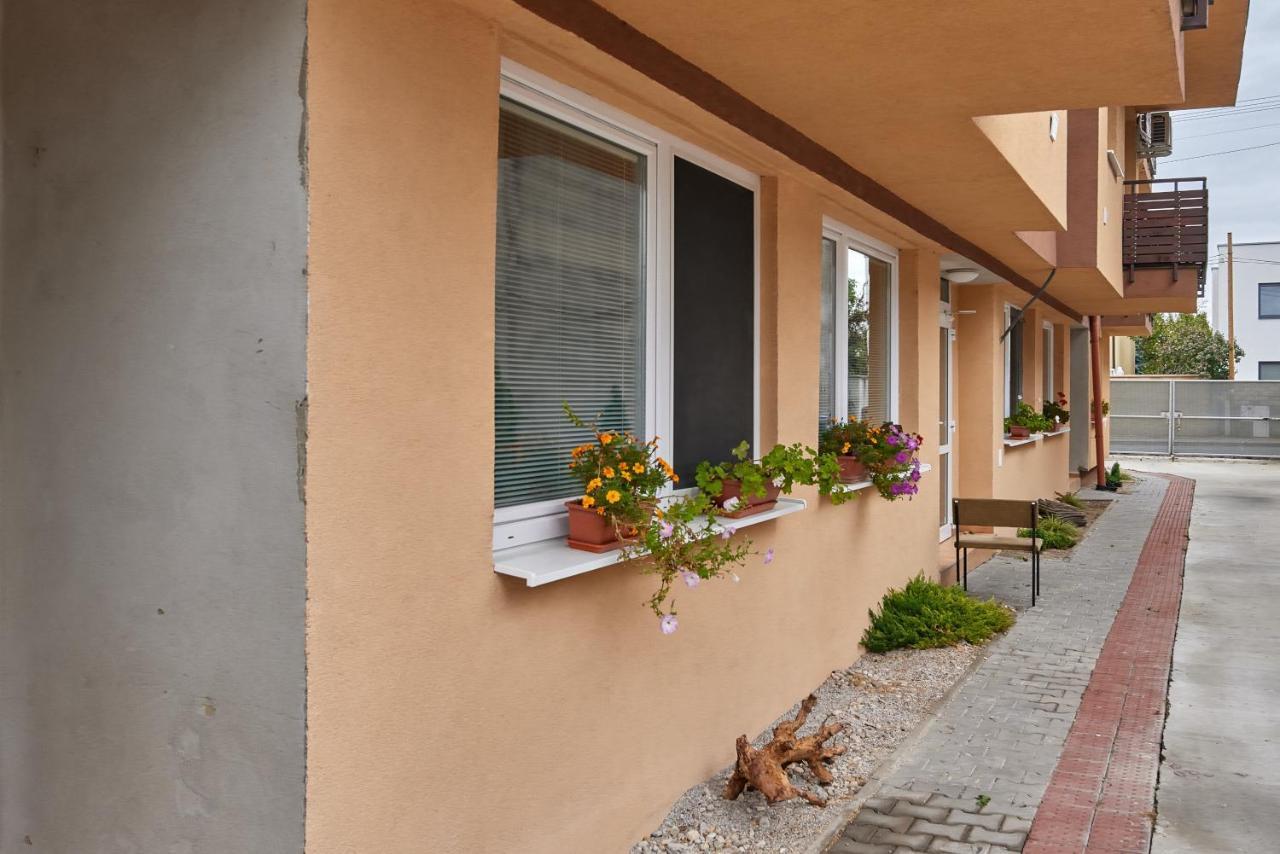 Sweet Apartment Братислава Екстериор снимка